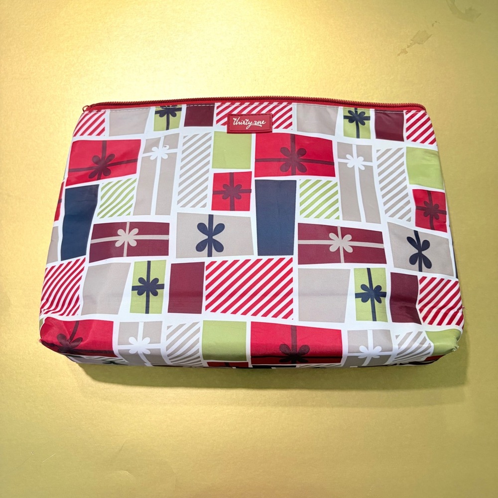 Thirty-One Thermal Zipper Pouch Holiday Gift Box Print Insulated Snack Bag Red**